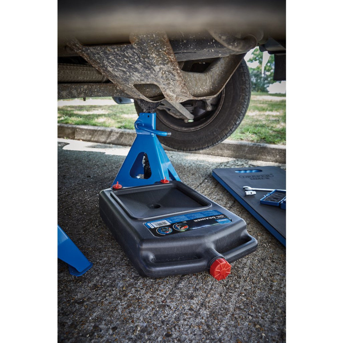 Draper Portable Oil Drainer, 8L 22493