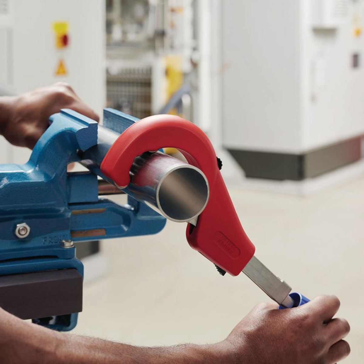 Knipex 90 31 03 BK TubiX XL Pipe Cutter, 260mm 26092