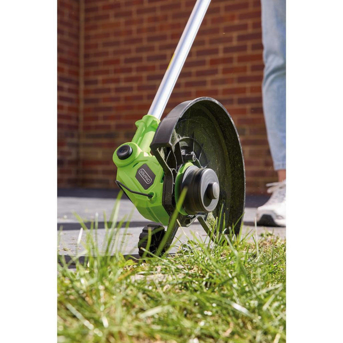 Draper 18V 2-in-1 Grass Trimmer, 1 x 2.0Ah Battery, 1 x Charger 31860