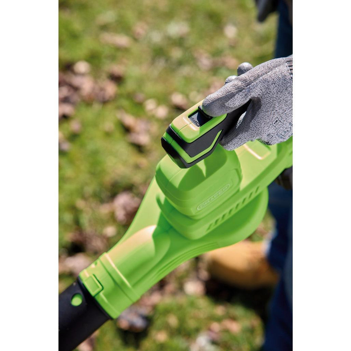 Draper 18V Leaf Blower, 1 x 4.0Ah Battery, 1 x Charger 31863