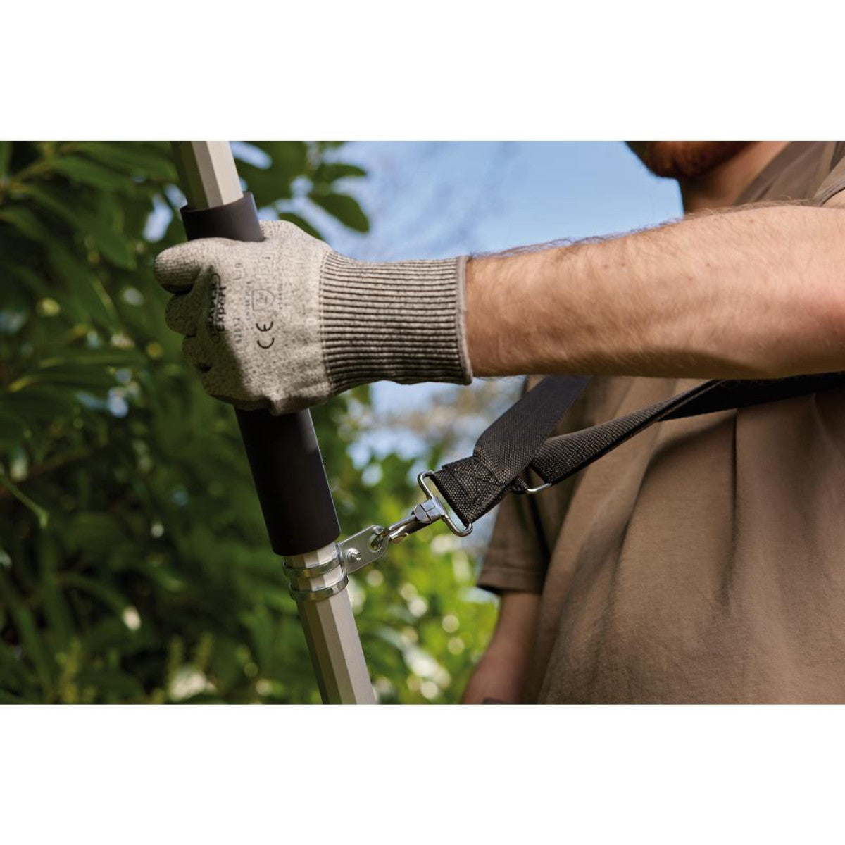 Draper 18V Pole Hedge Trimmer, 1 x 2.0Ah Battery, 1 x Charger 31865
