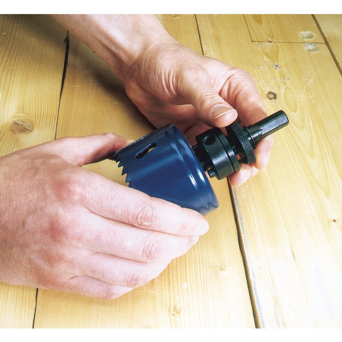 Draper Hex. Shank Holesaw Arbor with HSS Pilot Drill for 14 - 30mm Holesaws, 5/16" Thread 52982