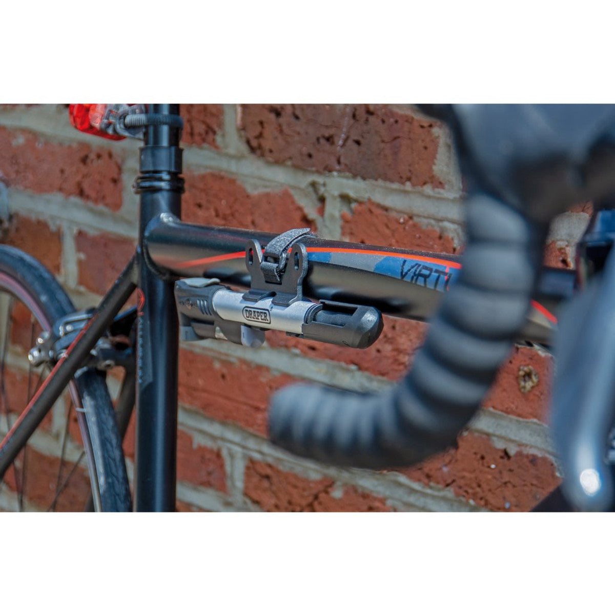 Draper Dual Connector Bicycle Hand Pump 57379