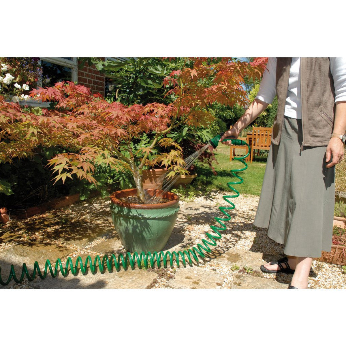 Draper Recoil Hose with Spray Gun and Tap Connector, 30m 83986