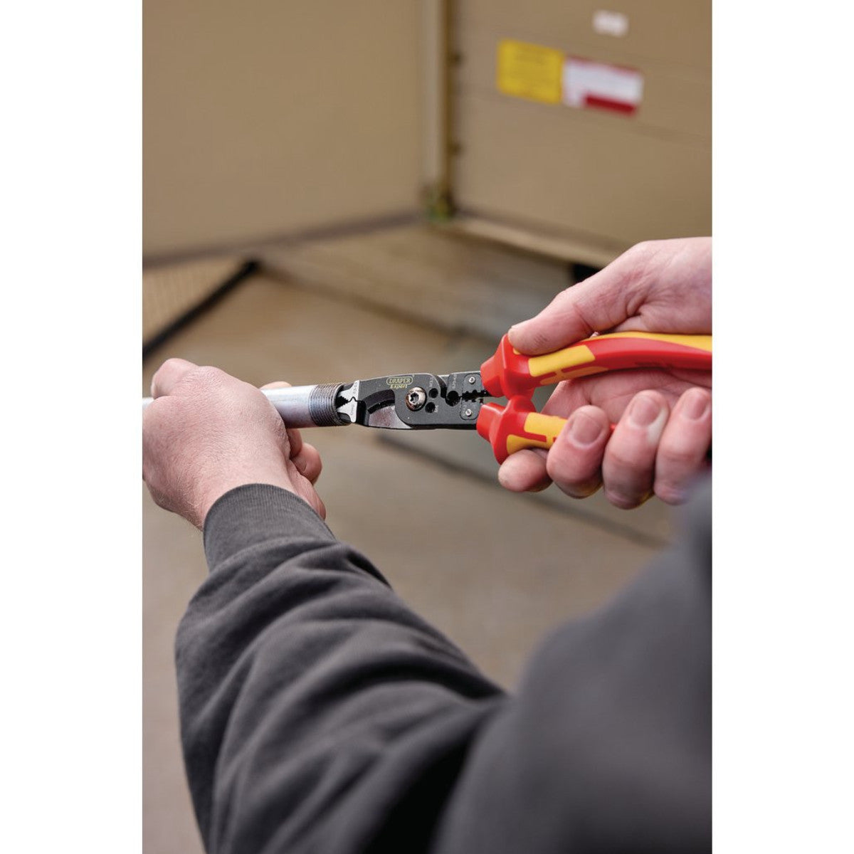 XP1000 VDE 8-in-1 Electricians Pliers, 215mm 94643