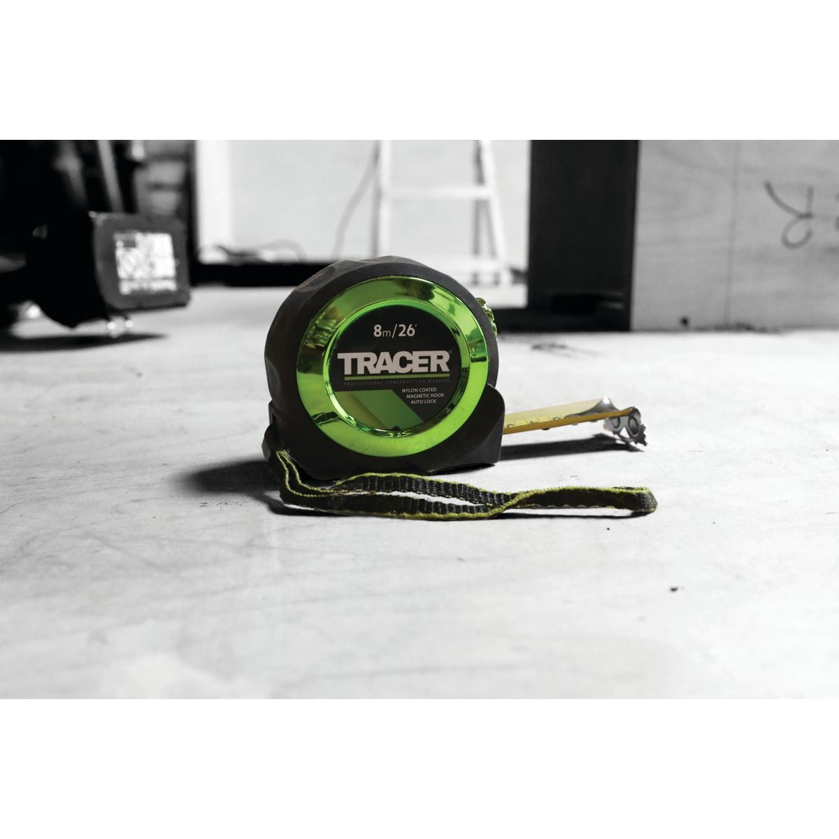 TRACER 8m Auto-lock Tape Measure (Nylon coated + large magnetic hook) ATM8