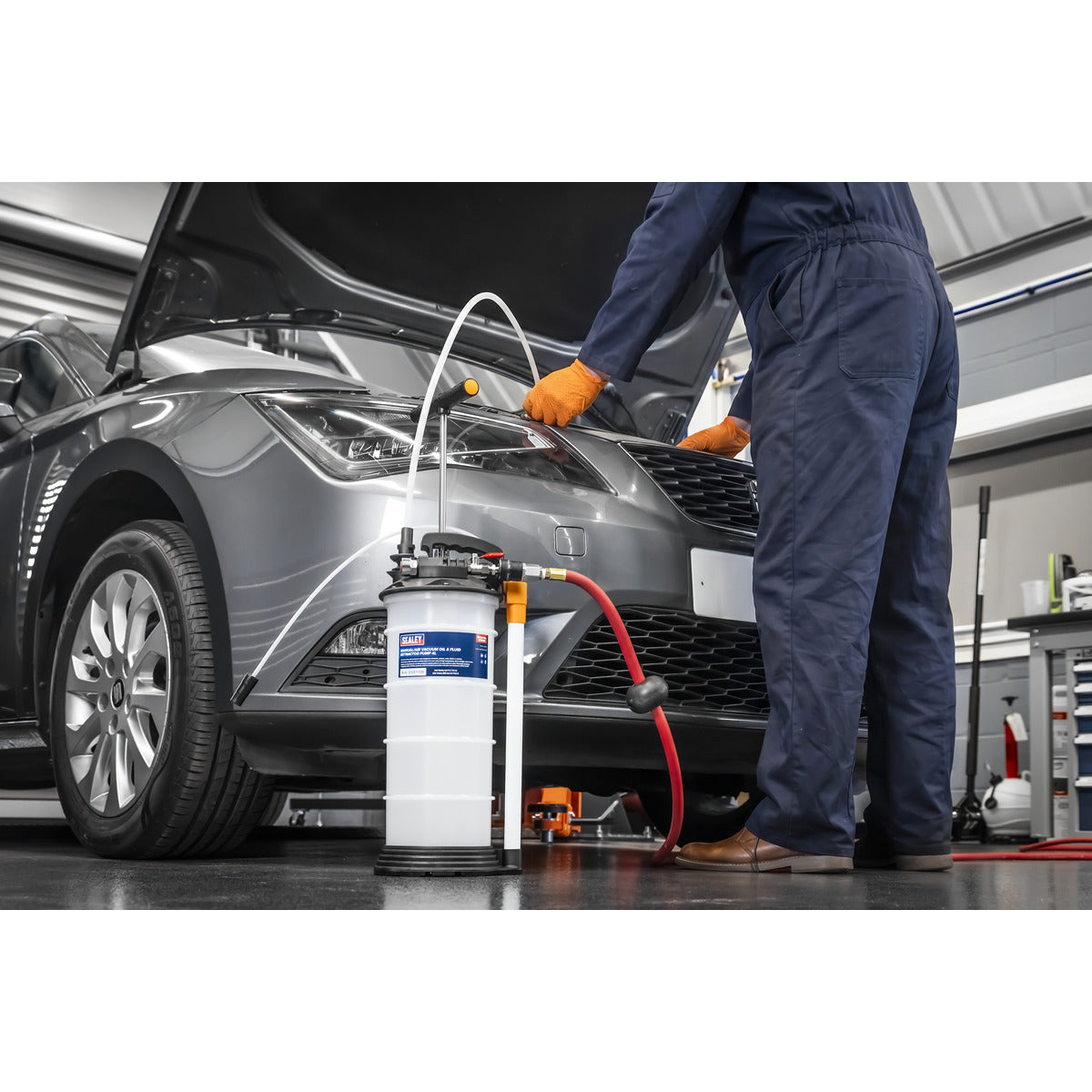 Sealey 4L Manual/Air Vacuum Oil & Fluid Extractor Pump TP6900