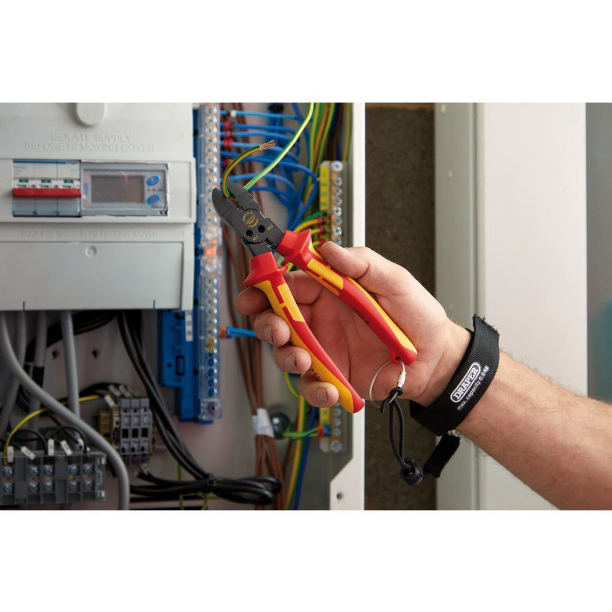 XP1000 VDE Tethered 4-in-1 Combination Cutter, 180mm 13643