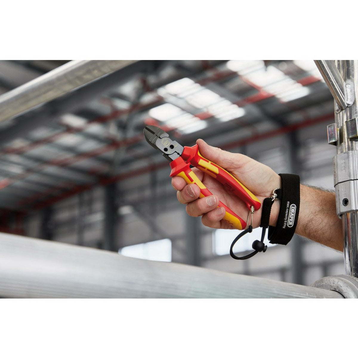 XP1000 VDE Tethered 4-in-1 Combination Cutter, 180mm 13643