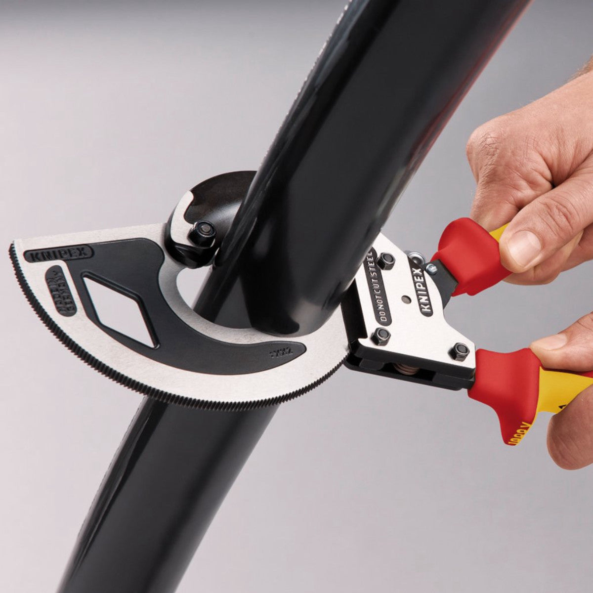 Knipex 95 36 320 Cable Cutter (ratchet principle, 3-stage) insulated with multi-component grips, VDE-tested black atramentized, 320mm 25881