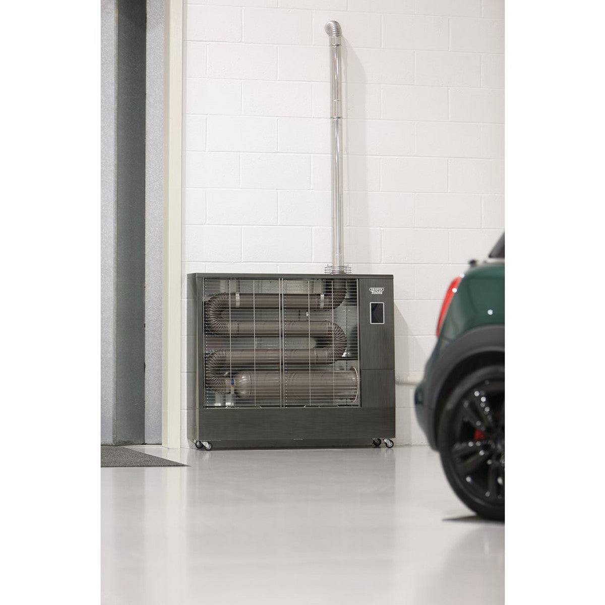 Draper 230V Far Infrared Diesel Heater with Flue Kit, 67,500 BTU/19.8kW 18104