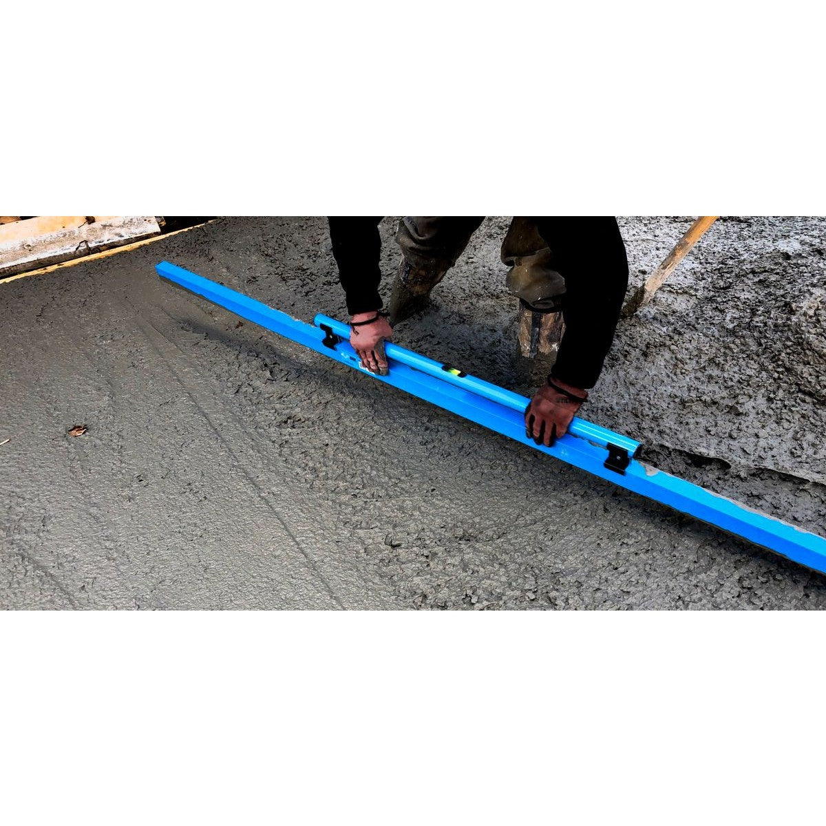 OX Pro Clamped Handle Concrete Screed - With Vial | 96" / 2400mm OX-P021324