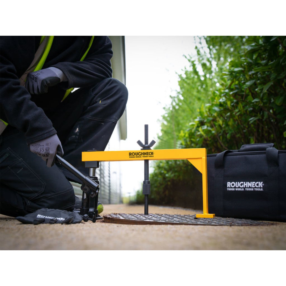 Roughneck Manhole Seal Breaker Kit ROU12003