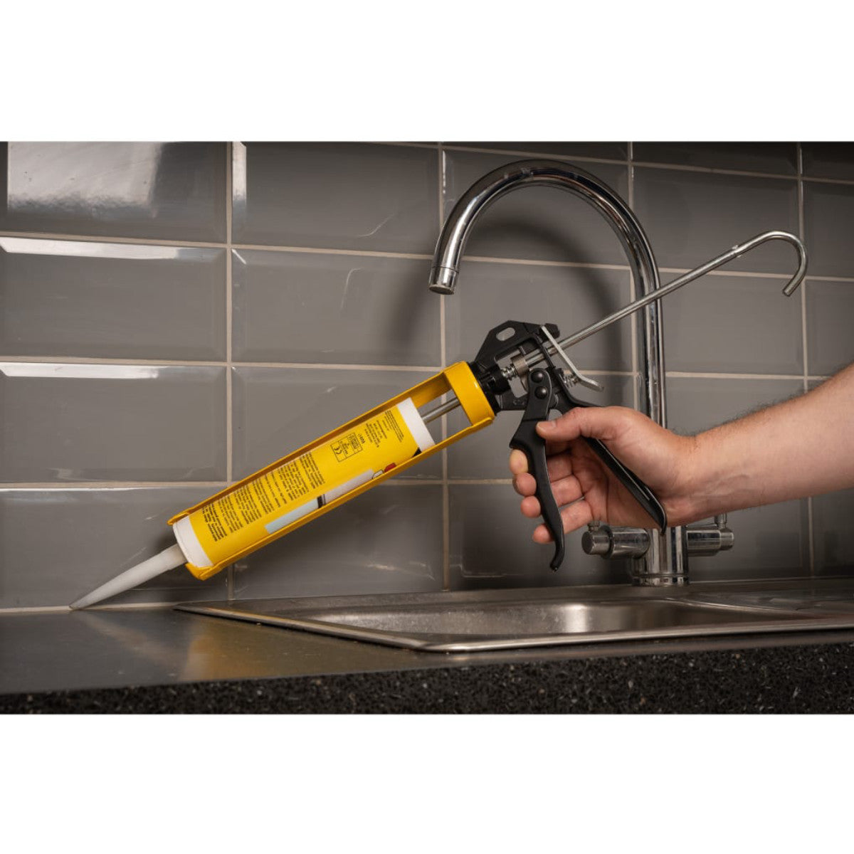 Roughneck Heavy-Duty Sealant Gun 265mm (10.1/2in) ROU32230
