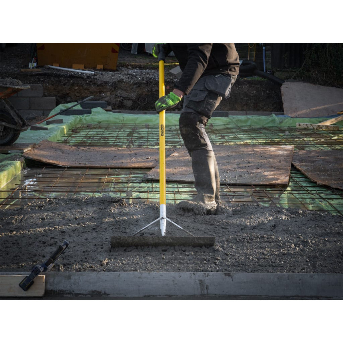 Roughneck Aluminium Concrete Spazzle ROU51105