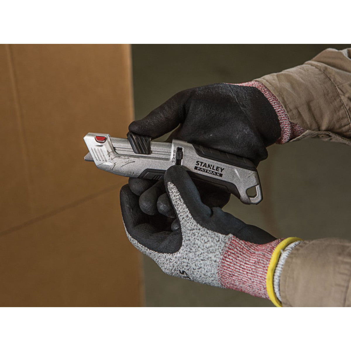 STANLEY Hand Tools FatMax Premium Auto-Retract Tri-Slide Safety Knife STA010367