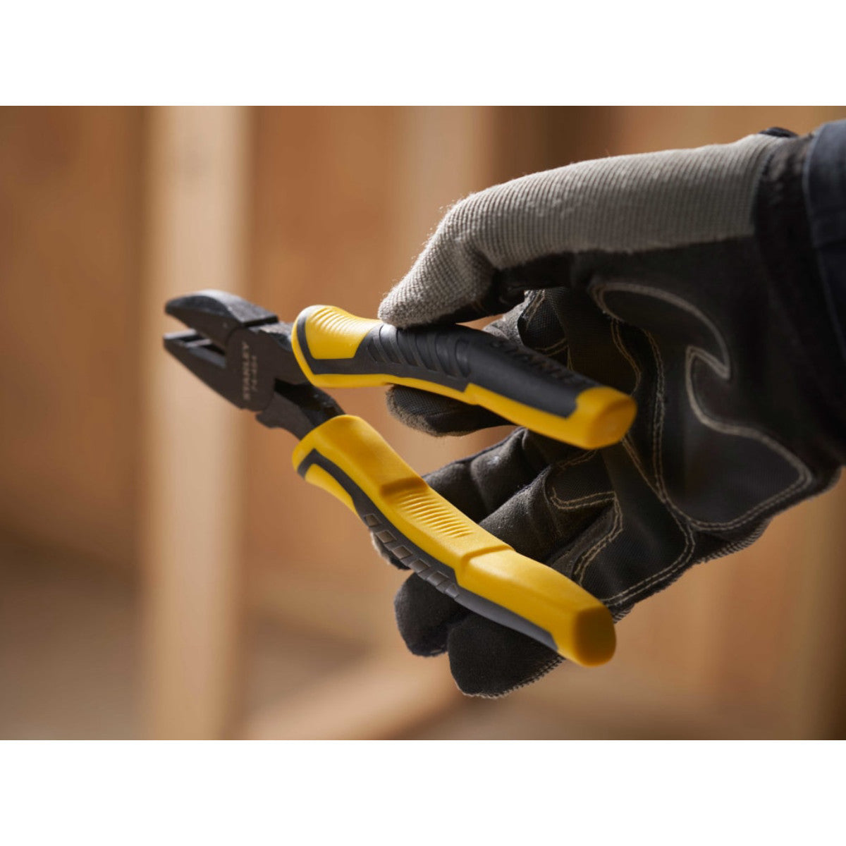 STANLEY Hand Tools ControlGrip Combination Pliers 150mm (6in) STA074456