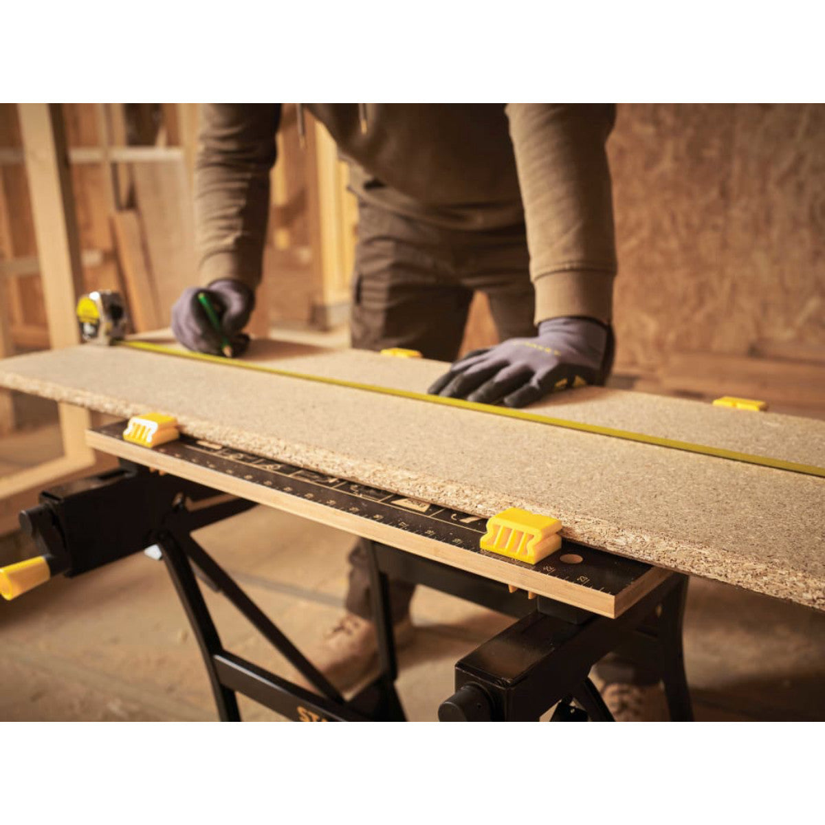 STANLEY Hand Tools 2-in-1 Workbench & Vice STA183400