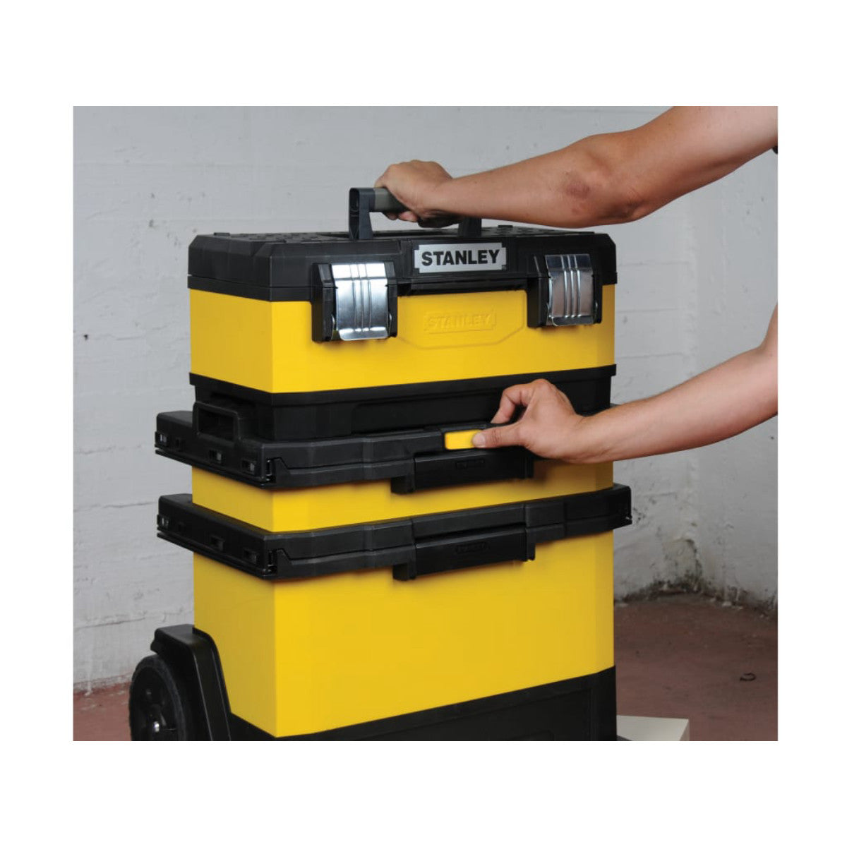 STANLEY Hand Tools Metal & Plastic Rolling Workshop STA195621