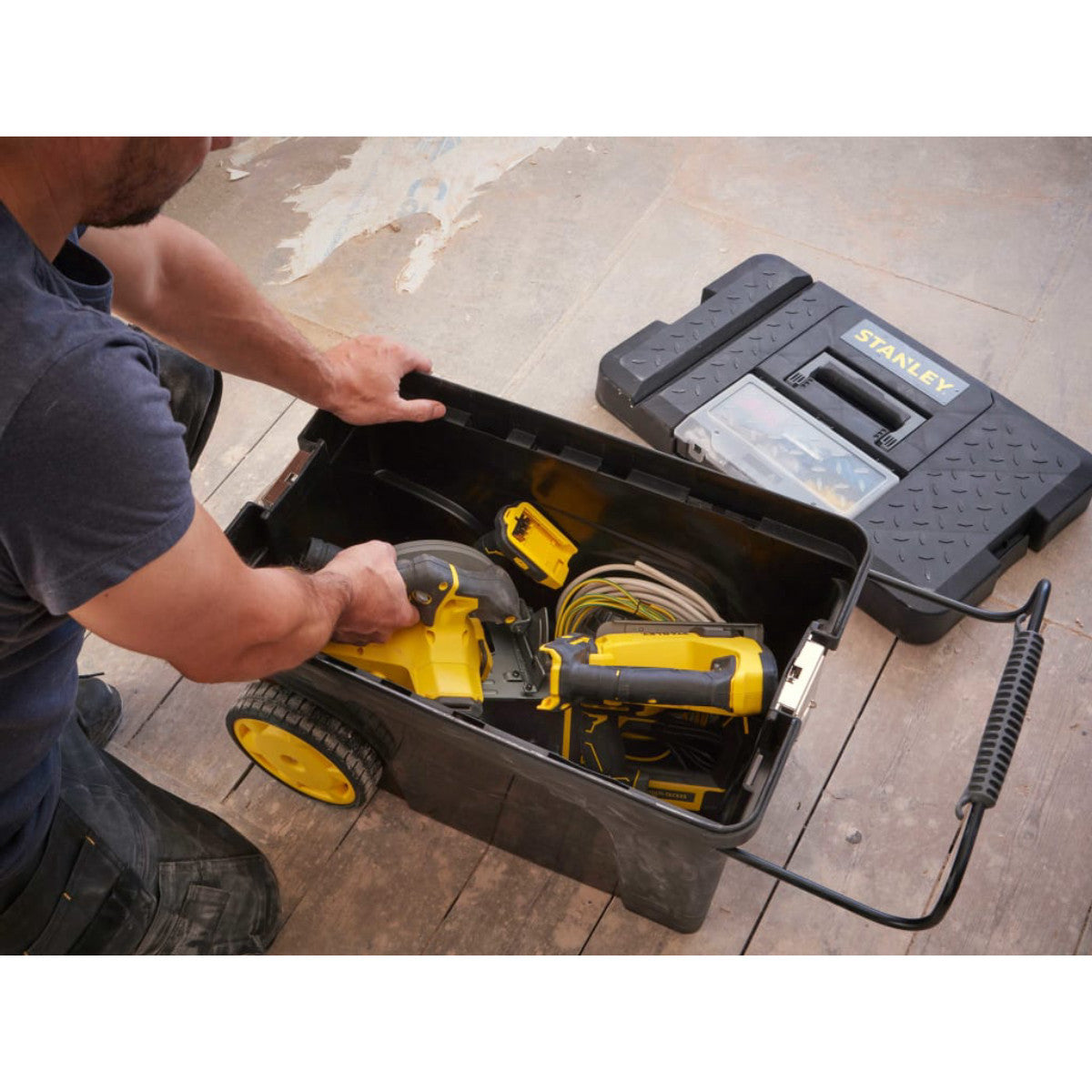 STANLEY Hand Tools Pro Mobile Job Chest STA197503