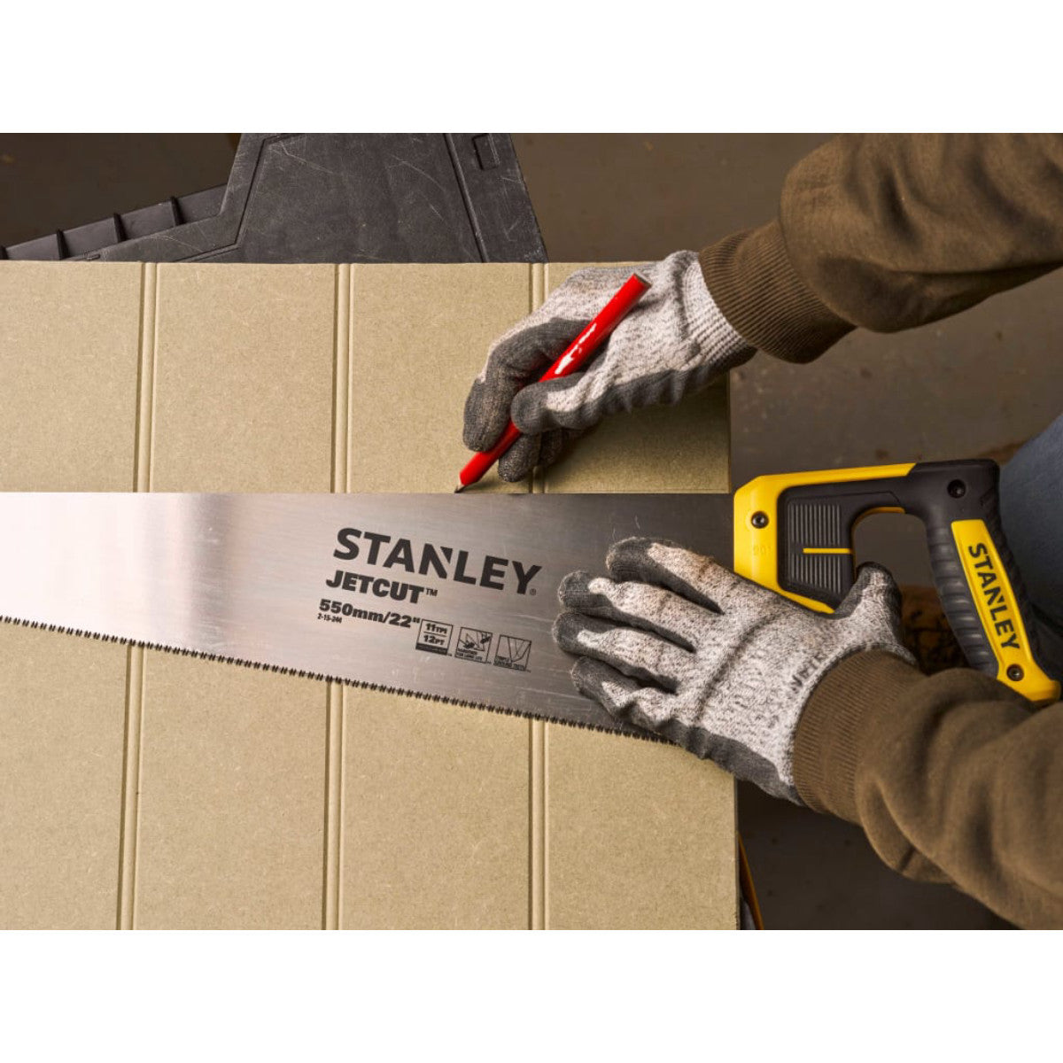 STANLEY Hand Tools FatMax Fine Cut Handsaw 550mm (22in) 11 TPI STA215244