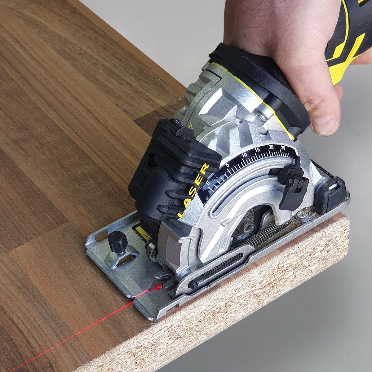 Wolf 89mm Plunge Saw 705w with Sure Grip - Image 8