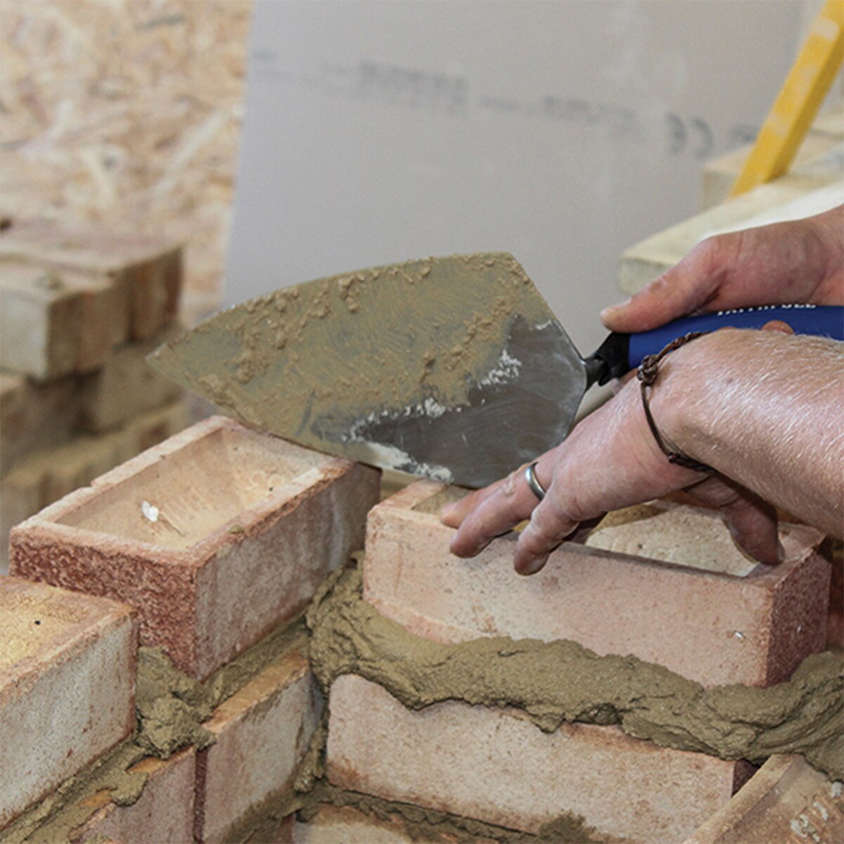 Faithfull Prestige Philadelphia Pattern Brick Trowel 275mm (11in) - FAIPTFBT11P - Image 3