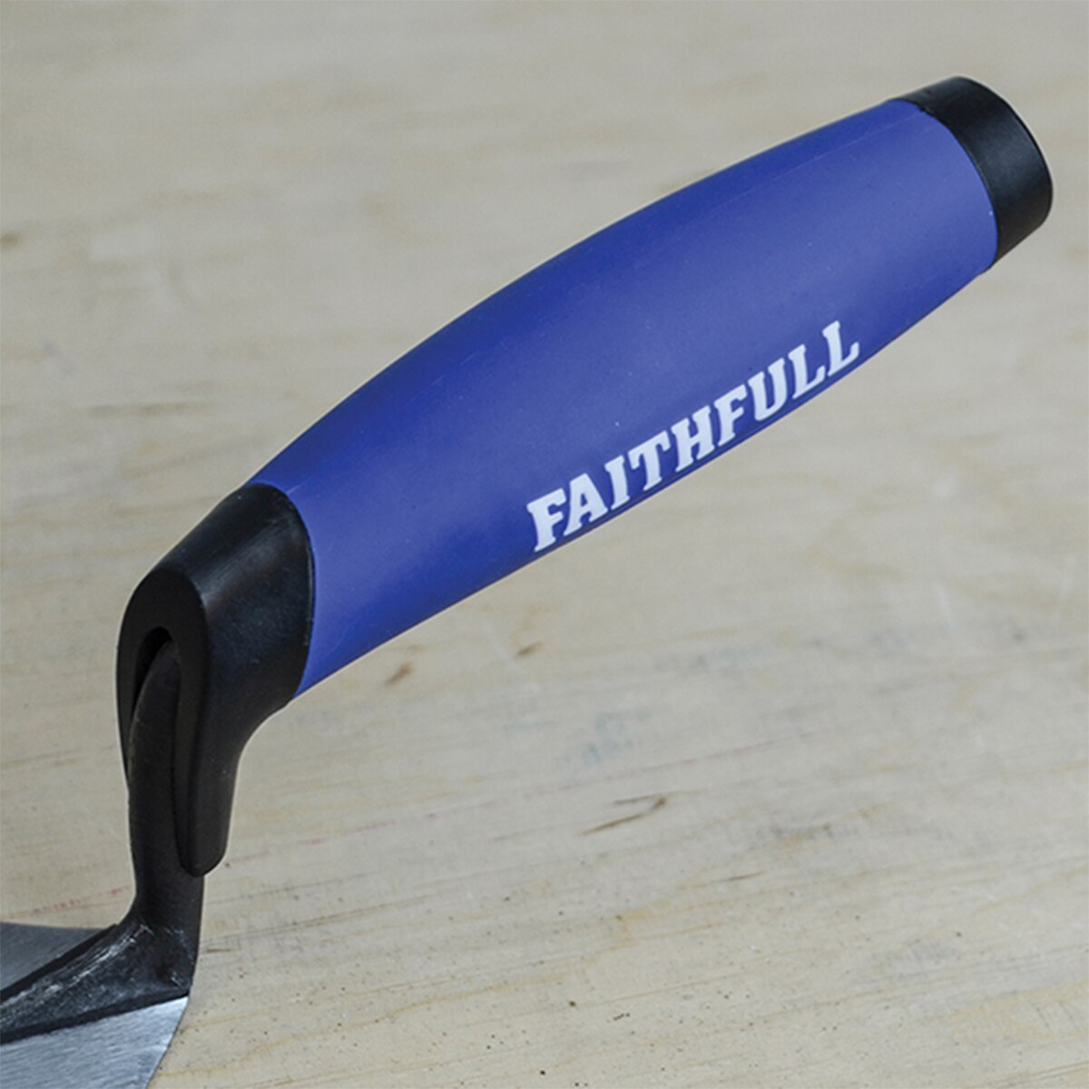 Faithfull Prestige Pointing Trowel 125mm (5in) - FAIPTFPT5 - Image 3