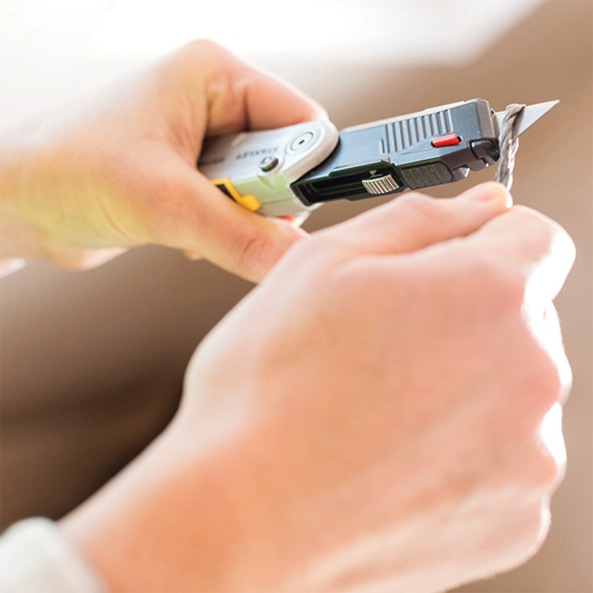 Stanley FatMax Spring Assist Knife - STA010320 - Image 5