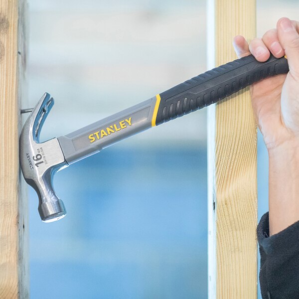 Stanley Curved Claw Hammer Fibreglass Shaft 450g (16oz) - STA051309 - Image 3