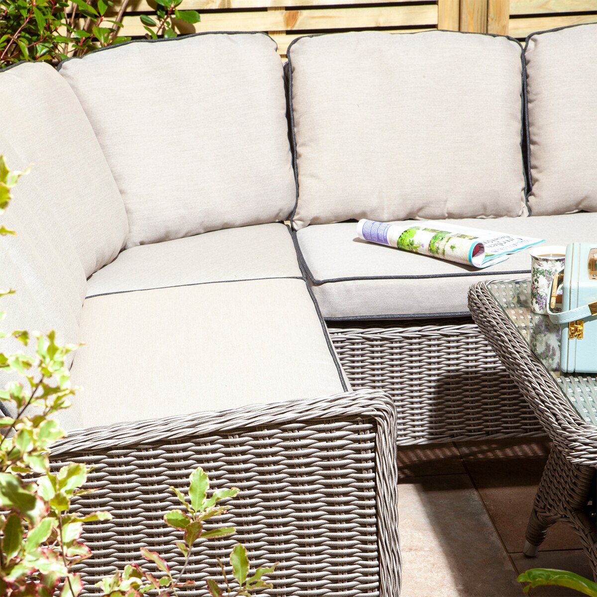 Prestbury 4pc Rattan Garden Furniture Corner Set - Image 4