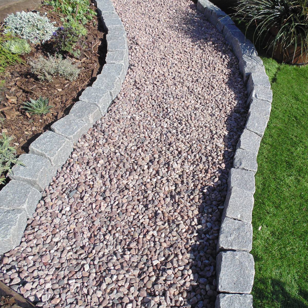 Deco-Pak Cheshire Pink 14mm Decorative Aggregate - Image 5