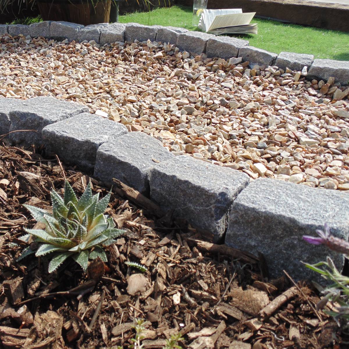Deco-Pak Golden Flint 20mm Decorative Aggregate - Image 4