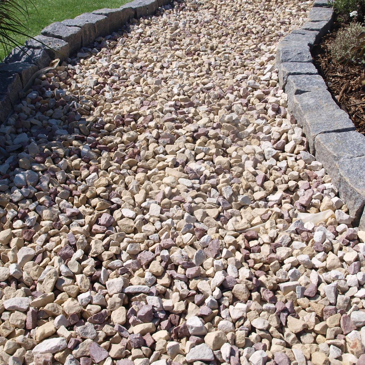 Deco-Pak Strawberry and Cream 20mm Aggregate - Image 4