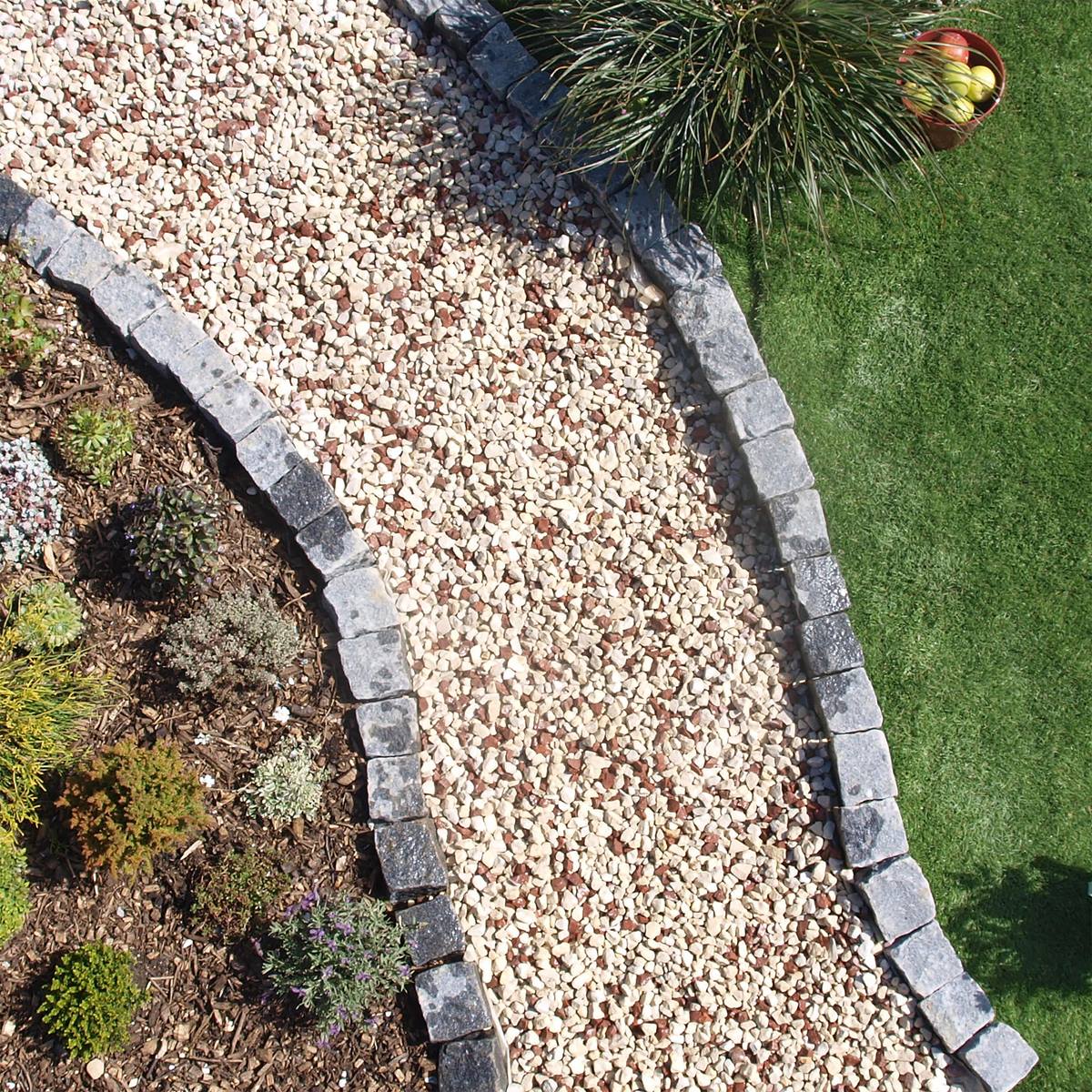 Deco-Pak Strawberry and Cream 20mm Aggregate - Image 6