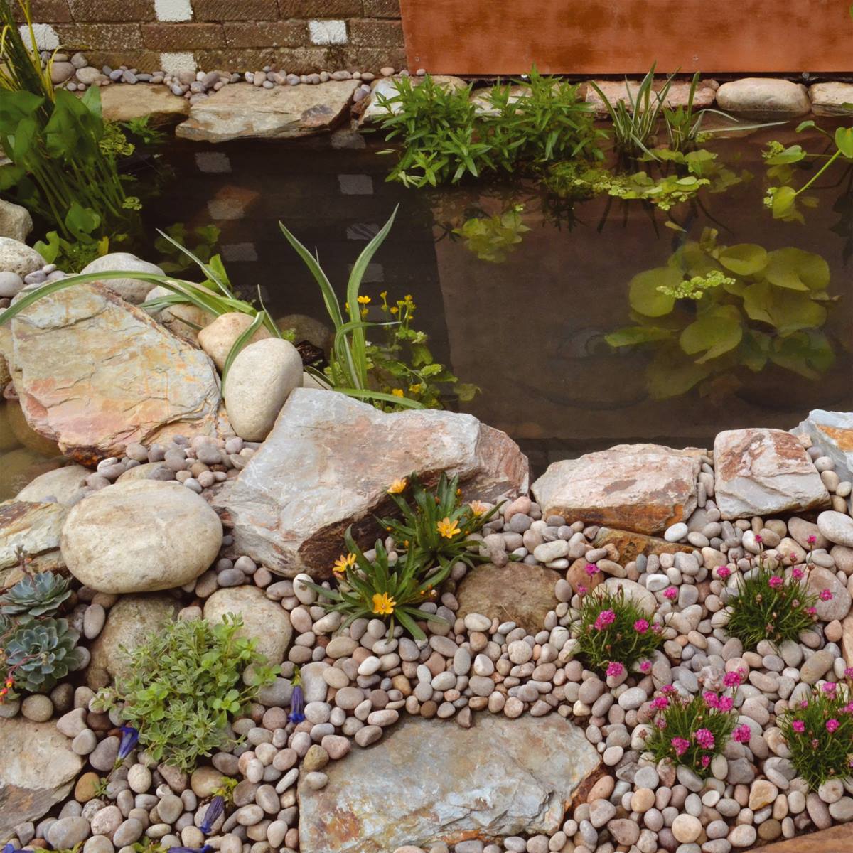 Deco-Pak Scottish Cobbles 50-75mm Aggregate - Image 4