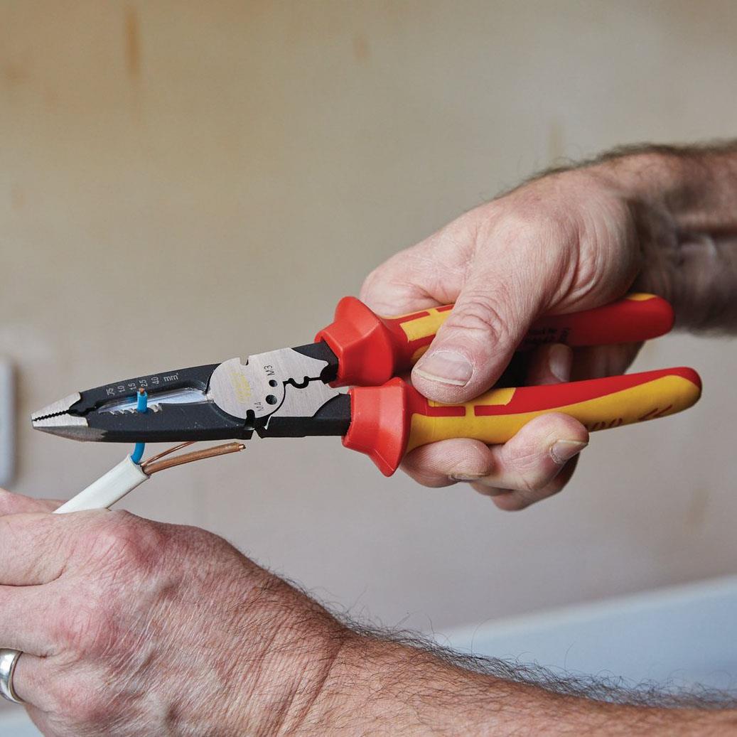 Draper XP1000 VDE Multi-Purpose Pliers, 225mm - Image 3