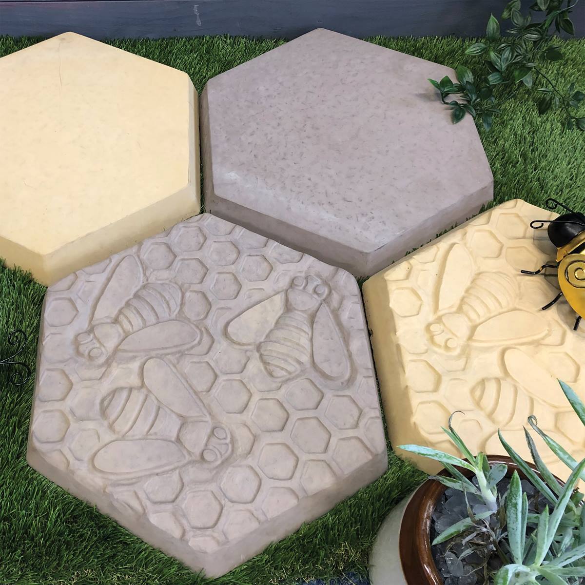 Deco-Pak Hexagon Bee Stepping Stone - Honey - Image 3