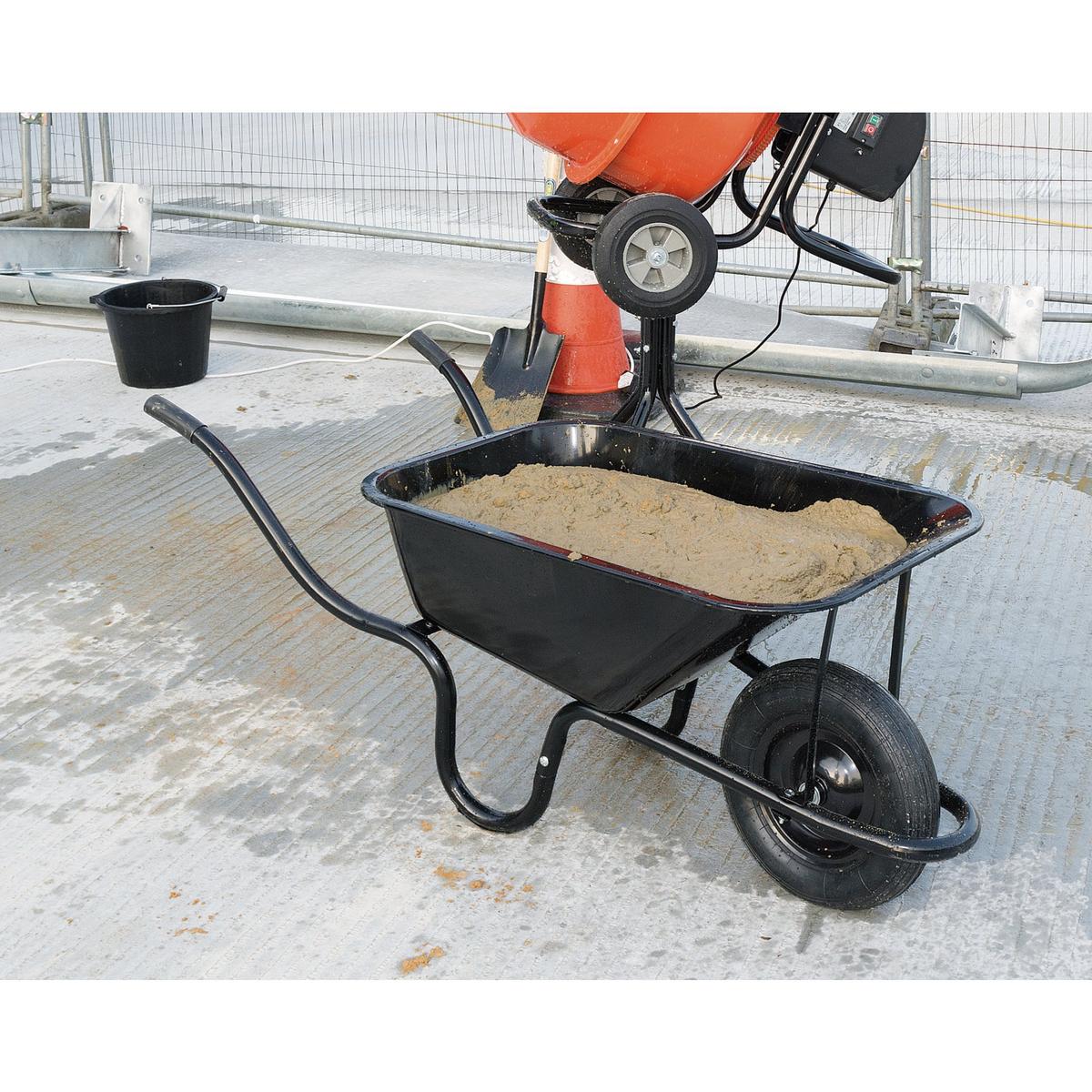 Draper Metal Tray Contractors Wheelbarrow, 85L - Image 5
