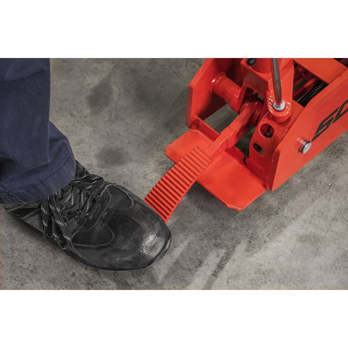 Sealey Premier Long Reach Trolley Jack 5 Tonne - Image 9