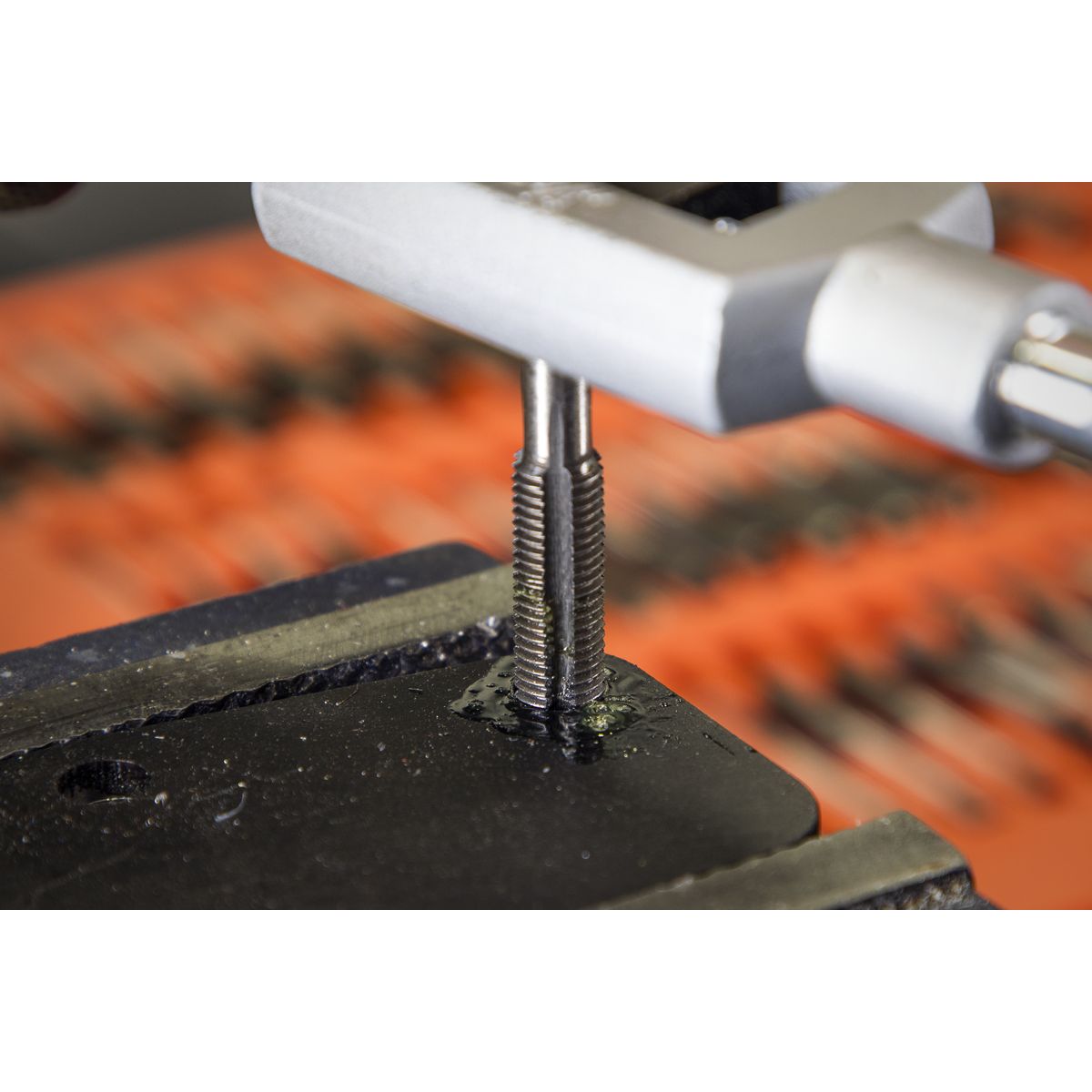 Sealey Metric Tap & Die Set 110pc - Image 4