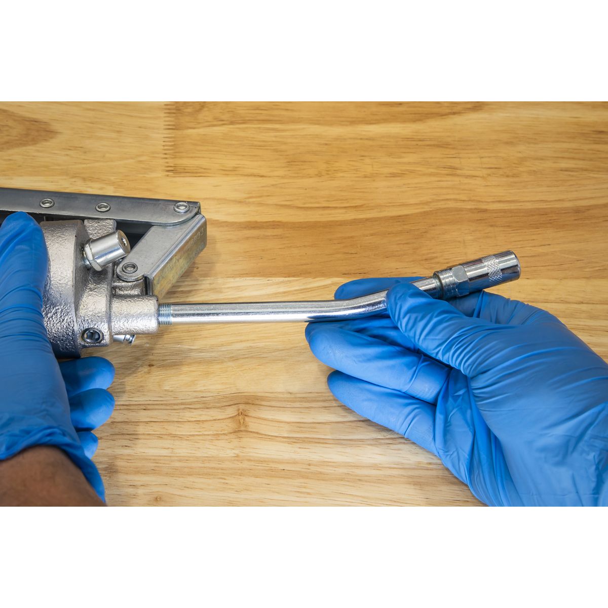 Sealey Heavy-Duty 3-Way Fill Dual Piston Grease Gun - Image 4