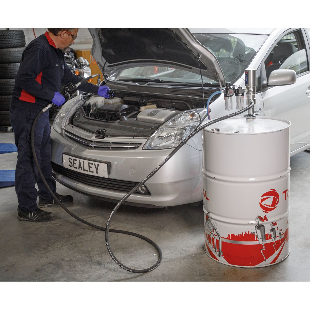 Sealey Air Operated Oil Dispensing Pump Station - Image 2