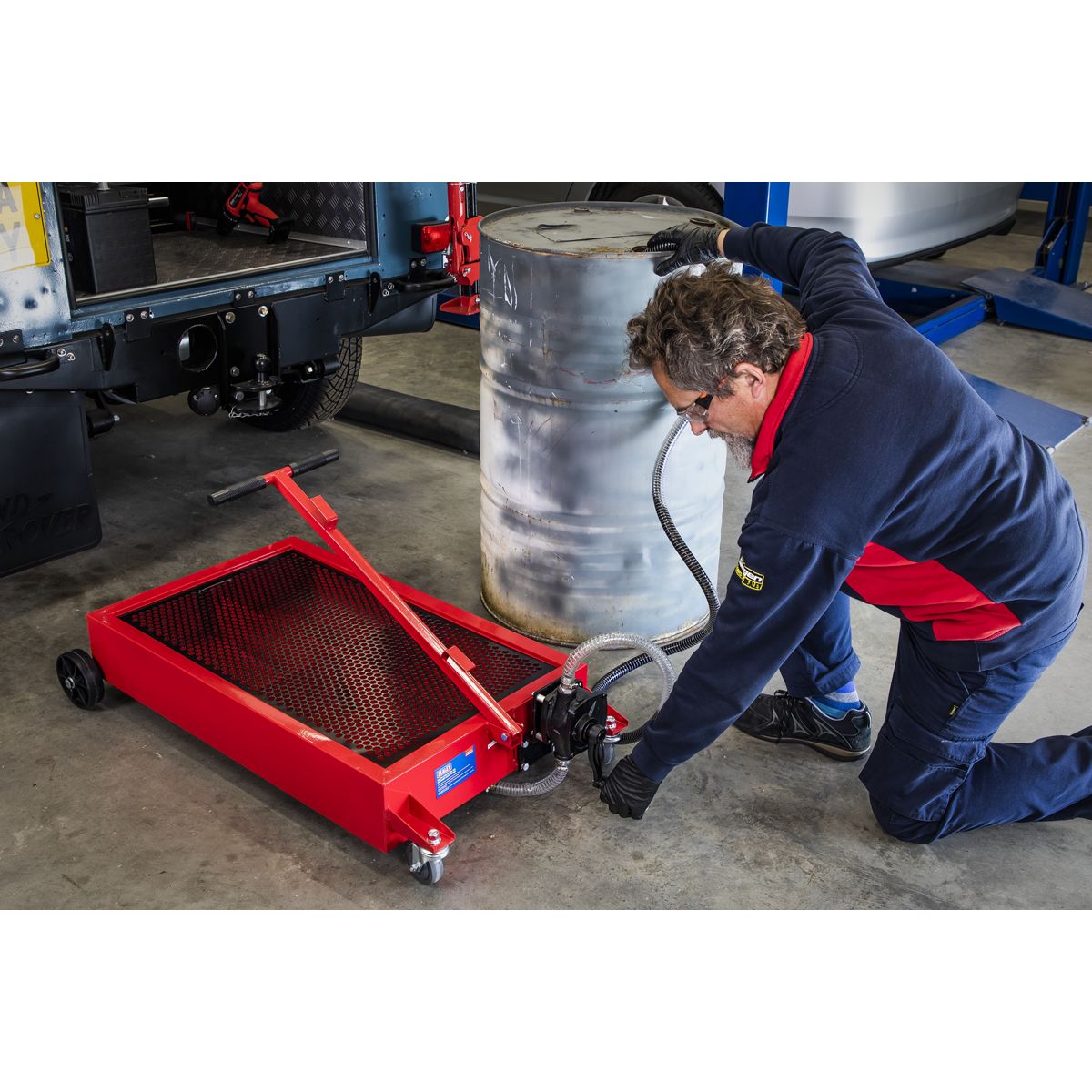 Sealey Low Level Oil Drainer with Pump 64L - Image 6