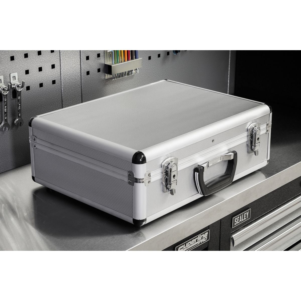 Sealey Aluminium Tool Case with Radiused Edges - Image 4
