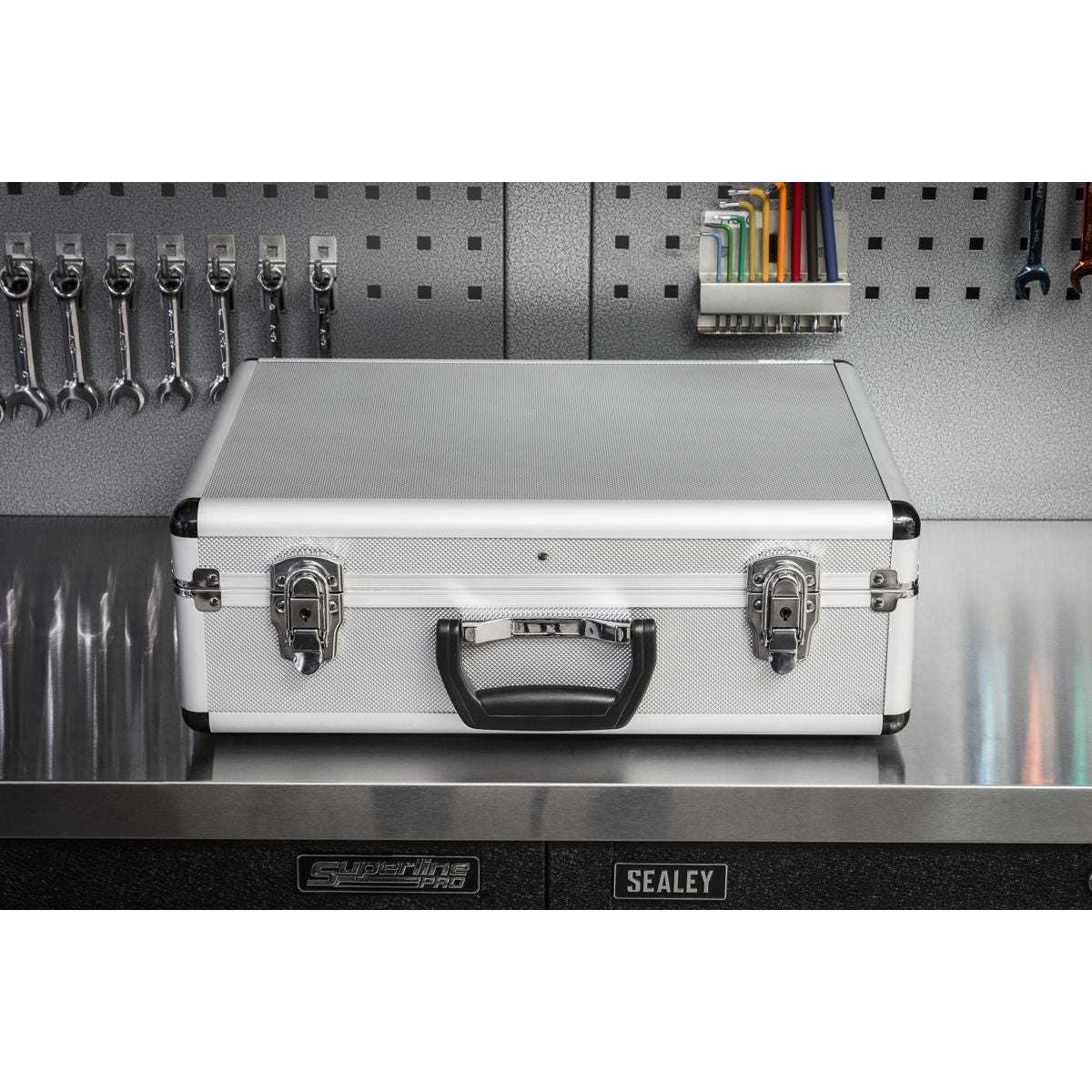 Sealey Aluminium Tool Case with Radiused Edges - Image 5