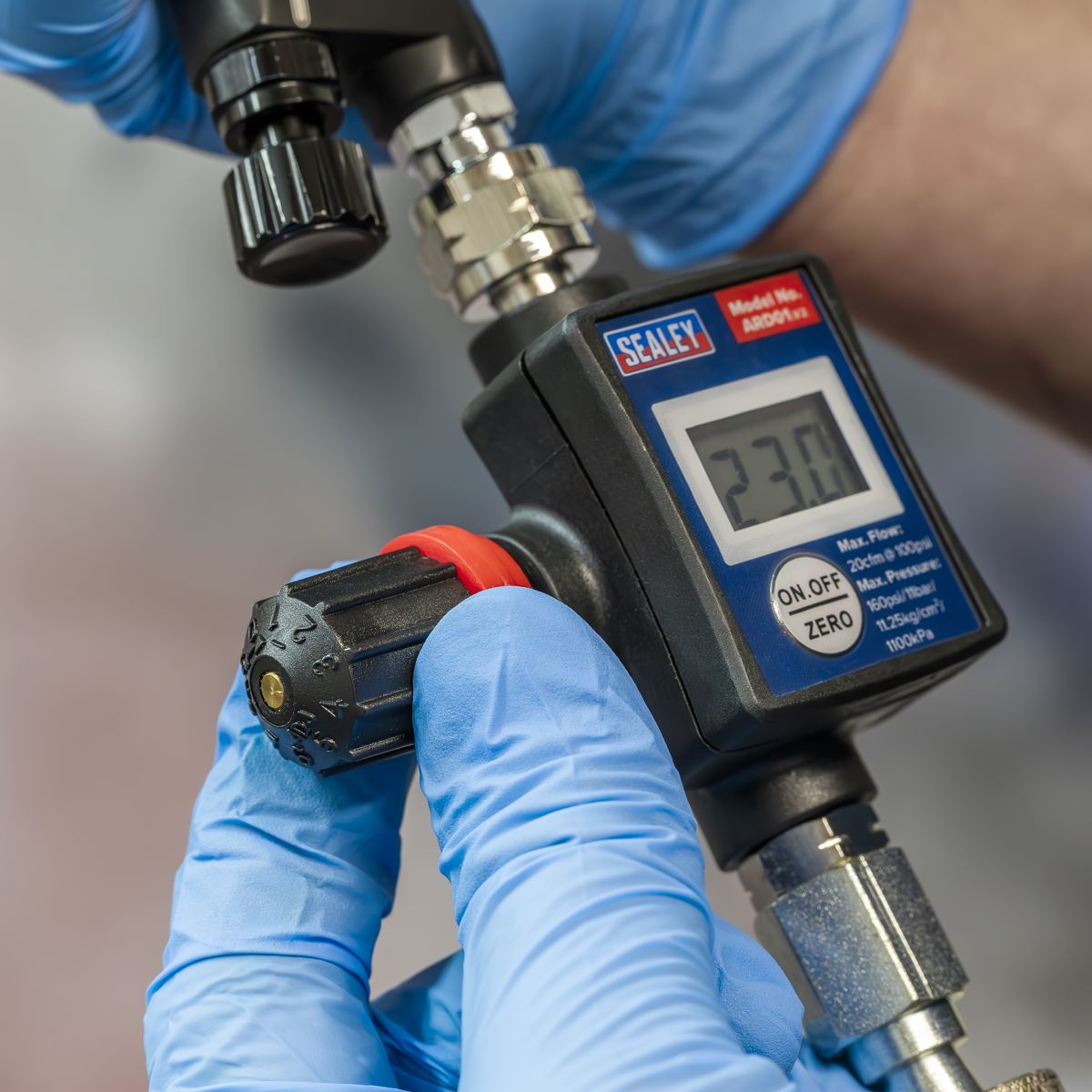 Sealey On-Gun Digital Pressure Regulator/Gauge - Image 5