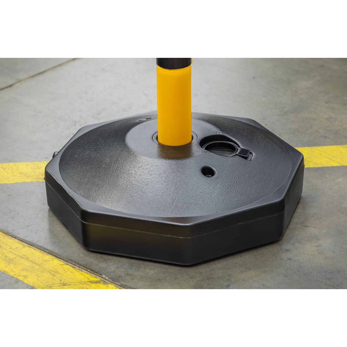 Sealey Post & Chain Kit 25m - Black/Yellow - Image 8