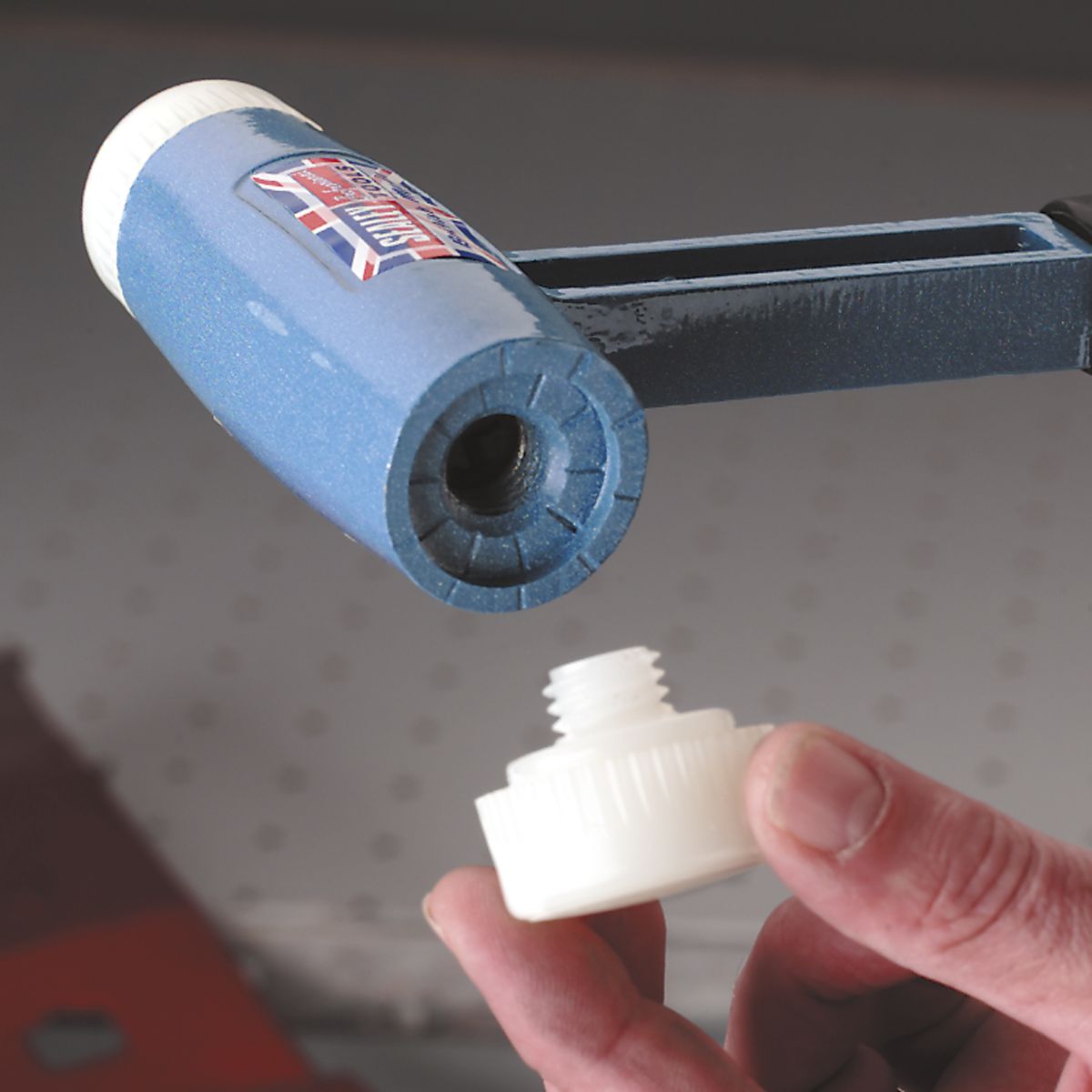Sealey Premier Nylon Faced Dead Blow Hammer 1.75lb - Image 2