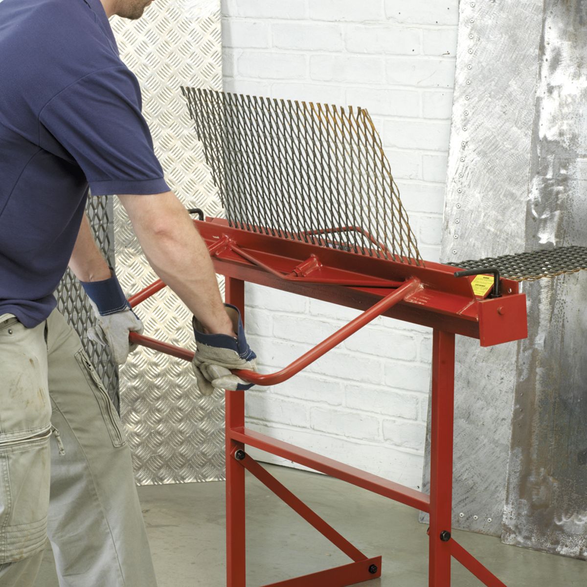 Sealey Floor Standing Sheet Metal Folder 910mm - Image 2